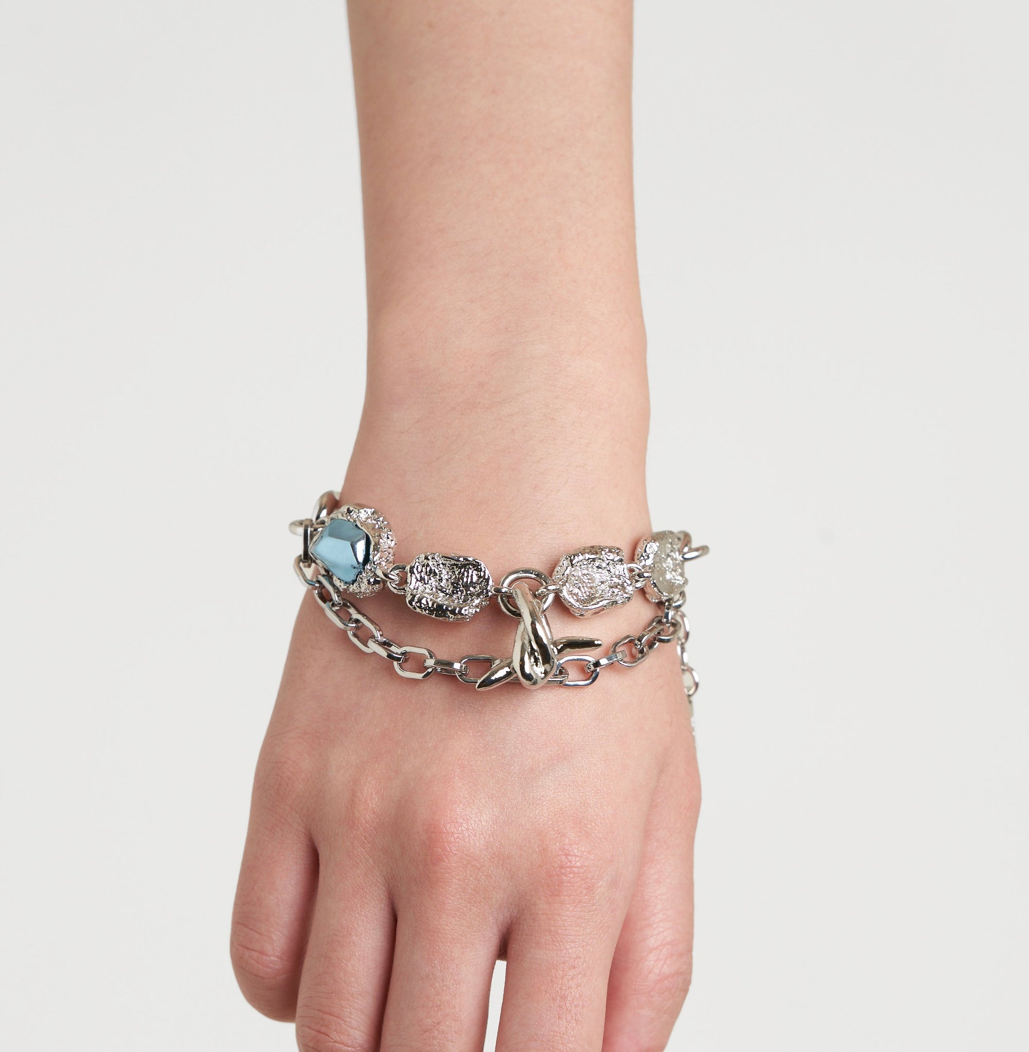 FLAT ROCK AND SPIKY KNOT BRACELET